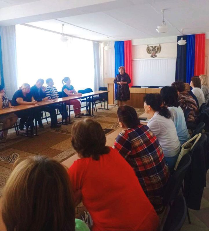 Иван Приходько: В Горловке состоялась встреча с трудовым коллективом одного из общеобразовательных учреждений