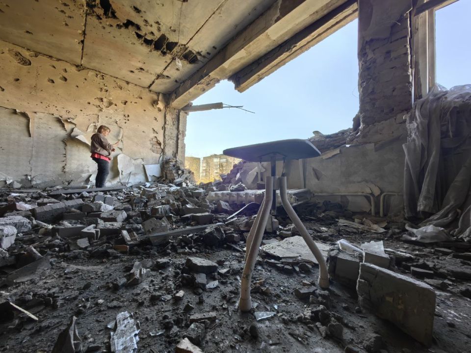 Георгий Медведев: Вот так этим утром выглядит одна из горловских школ Георгий Медведев: Вот так этим утром выглядит одна из горловских школ