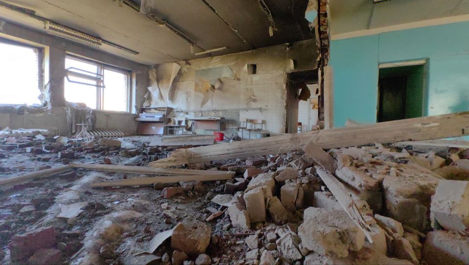 Георгий Медведев: Вот так этим утром выглядит одна из горловских школ Георгий Медведев: Вот так этим утром выглядит одна из горловских школ