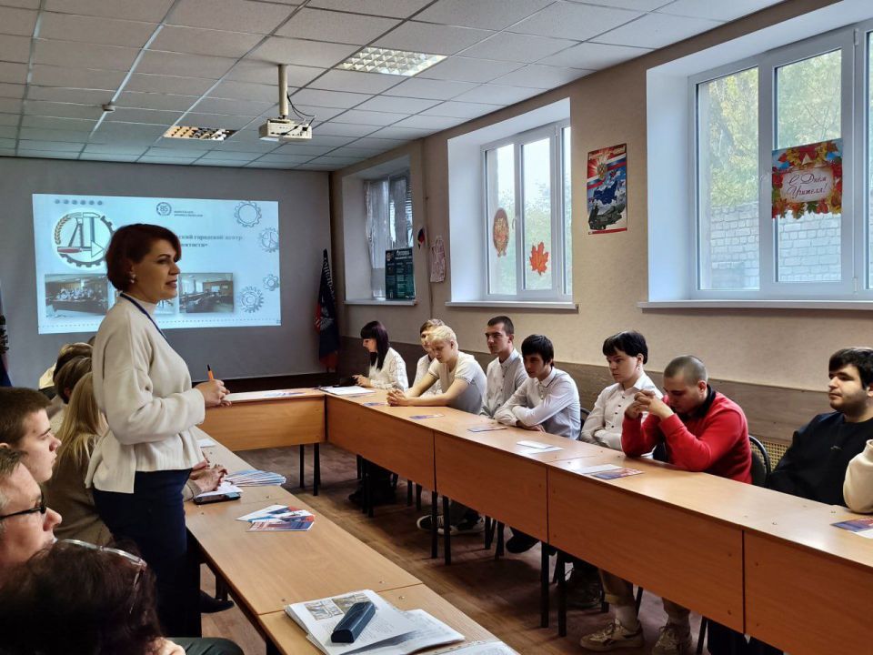 БУДУЩЕЕ ЗА РАБОЧИМИ ПРОФЕССИЯМИ! БУДУЩЕЕ ЗА РАБОЧИМИ ПРОФЕССИЯМИ!