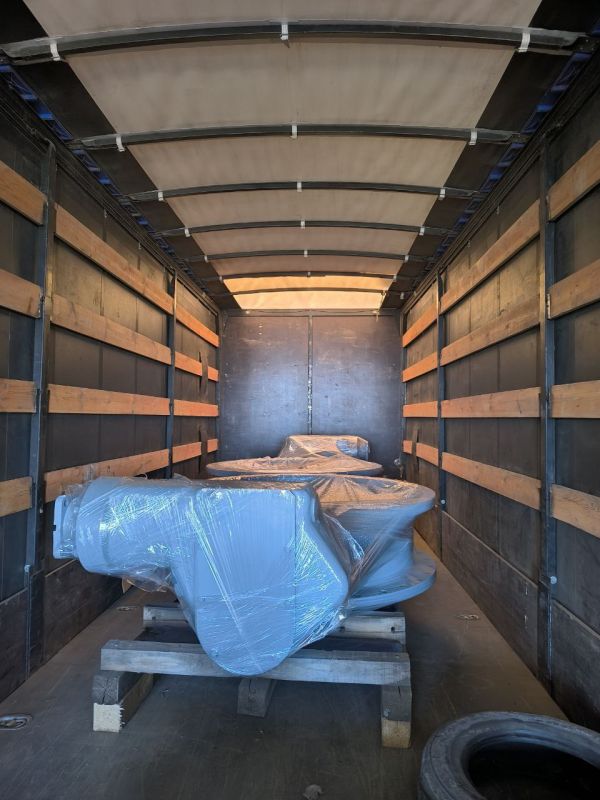 В рамках подготовки к осеннему-зимнему сезону в Горловку из Кузбасса привезли затворы В рамках подготовки к осеннему-зимнему сезону в Горловку из Кузбасса привезли затворы