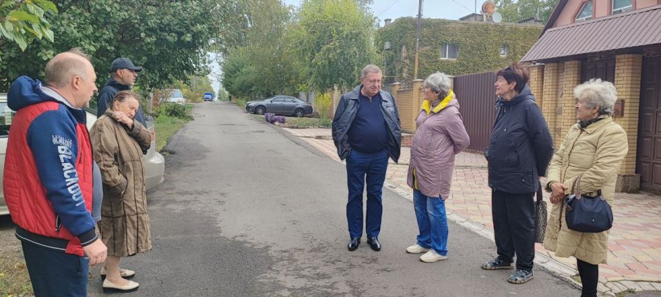 Сергей Скиданов: Сегодня провёл встречу с жителями улицы Радужная , в ходе диалога были озвучены проблемные вопросы основным из которых является отсутствие центрального водоснабжения Сергей Скиданов: Сегодня провёл встречу с жителями улицы Радужная , в ходе диалога были озвучены проблемные вопросы основным из которых является отсутствие центрального водоснабжения