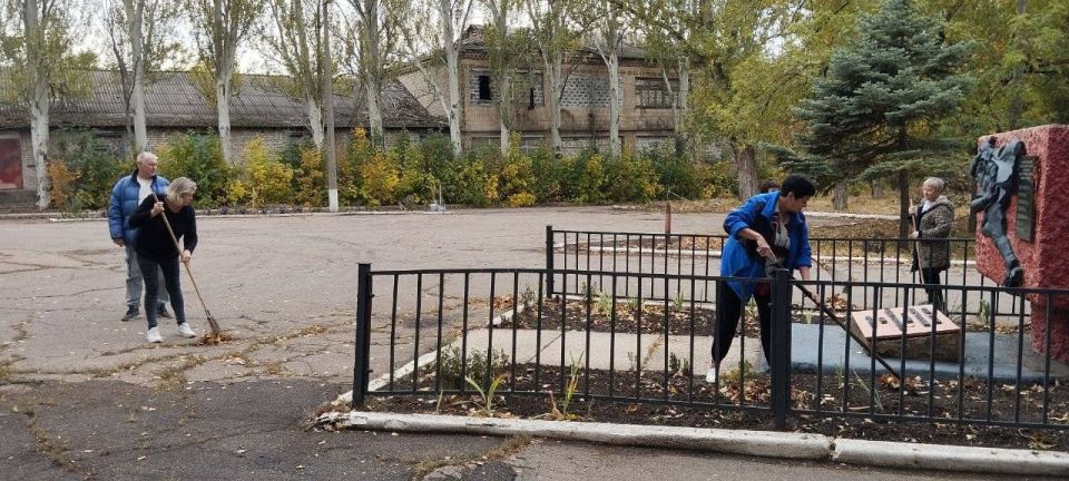 Роман Конев: Депутат Горловского городского совета Донецкой Народной Республики Эдуард Полепкин присоединился к общественной акции «1000 добрых дел», организованной в честь Дня рождения президента Российской Федерации... Роман Конев: Депутат Горловского городского совета Донецкой Народной Республики Эдуард Полепкин присоединился к общественной акции «1000 добрых дел», организованной в честь Дня рождения президента Российской Федерации...