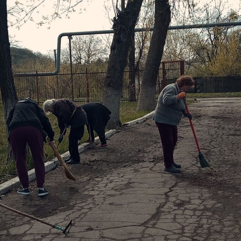 Иван Приходько: В Калининском внутригородском районе Горловки прошли мероприятия в рамках акции «1000 ДОБРЫХ ДЕЛ» Иван Приходько: В Калининском внутригородском районе Горловки прошли мероприятия в рамках акции «1000 ДОБРЫХ ДЕЛ»