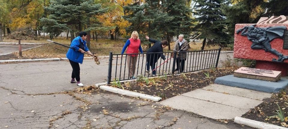 Роман Конев: Депутат Горловского городского совета Донецкой Народной Республики Эдуард Полепкин присоединился к общественной акции «1000 добрых дел», организованной в честь Дня рождения президента Российской Федерации... Роман Конев: Депутат Горловского городского совета Донецкой Народной Республики Эдуард Полепкин присоединился к общественной акции «1000 добрых дел», организованной в честь Дня рождения президента Российской Федерации...