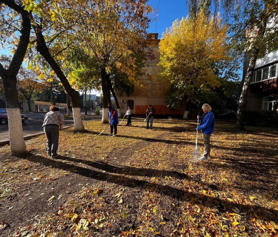 Роман Конев: Депутат Горловского городского совета Донецкой Народной Республики Сергей Третьяков присоединился к общественной акции «1000 добрых дел», организованной в честь Дня рождения президента Российской Федерации... Роман Конев: Депутат Горловского городского совета Донецкой Народной Республики Сергей Третьяков присоединился к общественной акции «1000 добрых дел», организованной в честь Дня рождения президента Российской Федерации...