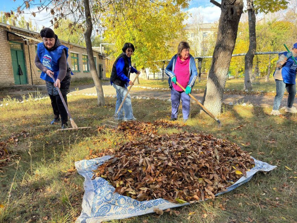 Иван Приходько: В Горловке партийцы Единой России присоединились к акции «1000 добрых дел» Иван Приходько: В Горловке партийцы Единой России присоединились к акции «1000 добрых дел»