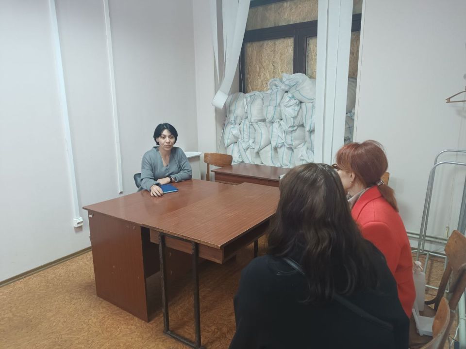 Роман Конев: ВСТРЕЧИ С НАСЕЛЕНИЕМ. 8 октября 2025 года депутаты Горловского городского совета от фракции «Единая Россия» - София Потапова, Елена Кузьмина, Алексей Костин, Геннадий Маюров, Александр Бобровский... Роман Конев: ВСТРЕЧИ С НАСЕЛЕНИЕМ. 8 октября 2025 года депутаты Горловского городского совета от фракции «Единая Россия» - София Потапова, Елена Кузьмина, Алексей Костин, Геннадий Маюров, Александр Бобровский...