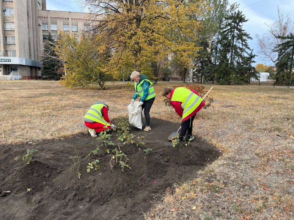 МУП «Простор» ежедневно выполняет все необходимые работы по содержанию городских улиц МУП «Простор» ежедневно выполняет все необходимые работы по содержанию городских улиц