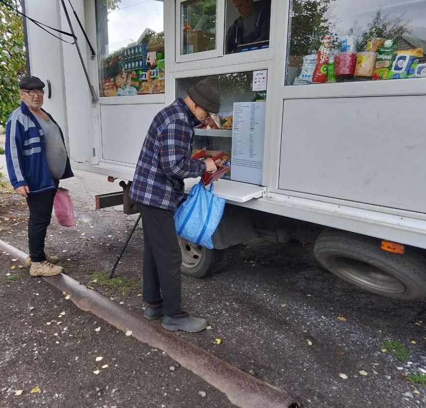 С 4 по 7 октября 2025 года осуществлена выездная торговля с использованием автомагазинов в населенных пунктах городских округов Донецк, Докучаевск, Горловка, Мариуполь, на территории г С 4 по 7 октября 2025 года осуществлена выездная торговля с использованием автомагазинов в населенных пунктах городских округов Донецк, Докучаевск, Горловка, Мариуполь, на территории г