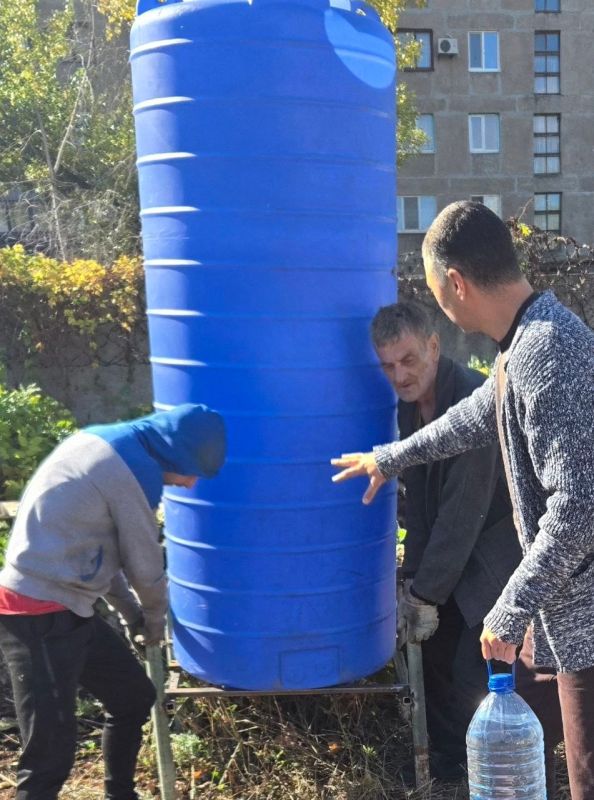 8  2025            ,  ,  ,  ,  ,  ,  ,  ...