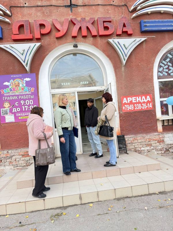  :  , 8 ,  -              , ...