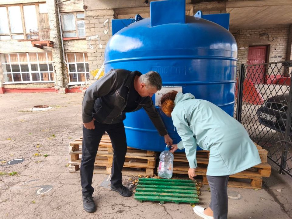 8  2025            ,  ,  ,  ,  ,  ,  ,  ...