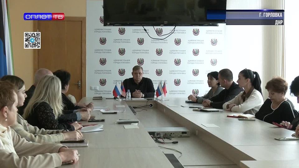 Роман Конев: Очередь по расписанию: как волонтеры помогут горловским поликлиникам справиться с осенним наплывом пациентов