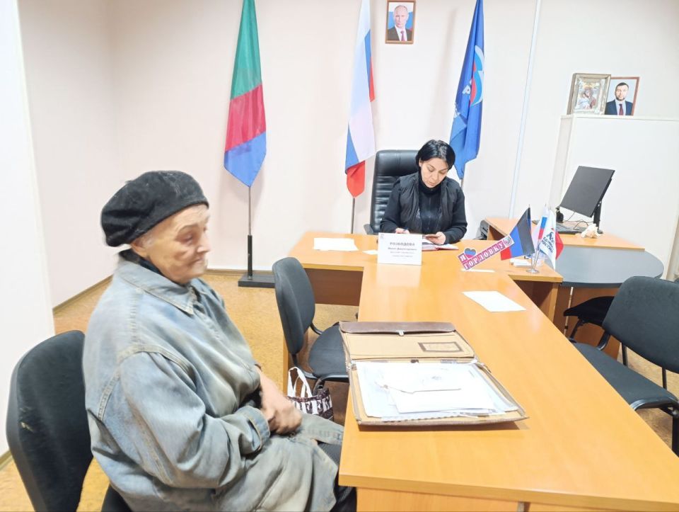 Роман Конев: Состоялся выездной приём граждан депутатом Горловского городского совета Донецкой Народной Республики первого созыва Инает Розводовой