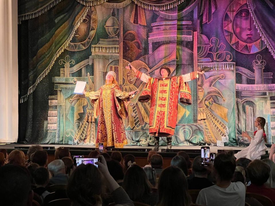 Директор Горловского театра кукол принимает участие в театральном фестивале во Владимире Директор Горловского театра кукол принимает участие в театральном фестивале во Владимире