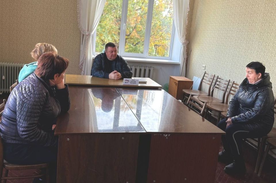 Роман Конев: Состоялся приём граждан депутатом Горловского городского совета Донецкой Народной Республики первого созыва Еленой Кузьминой Роман Конев: Состоялся приём граждан депутатом Горловского городского совета Донецкой Народной Республики первого созыва Еленой Кузьминой