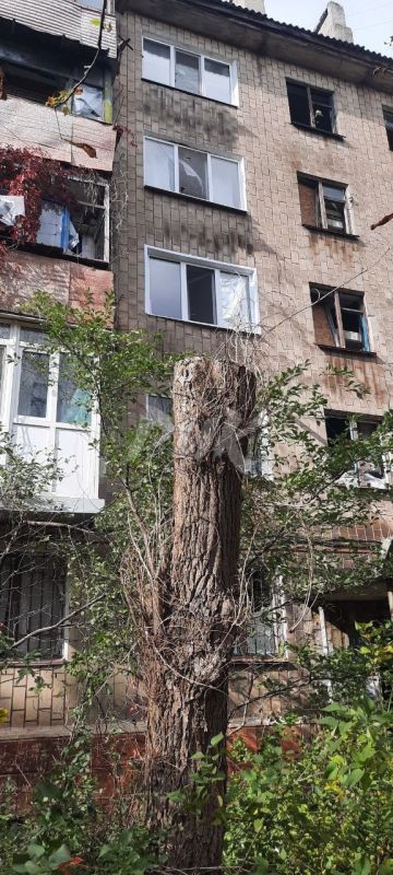 Иван Приходько: Последствия артобстрела центра Горловки со стороны украинских террористов Иван Приходько: Последствия артобстрела центра Горловки со стороны украинских террористов