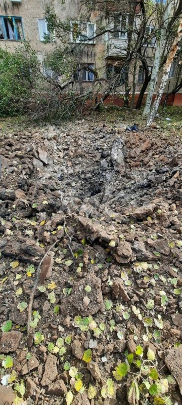 Иван Приходько: Последствия артобстрела центра Горловки со стороны украинских террористов Иван Приходько: Последствия артобстрела центра Горловки со стороны украинских террористов