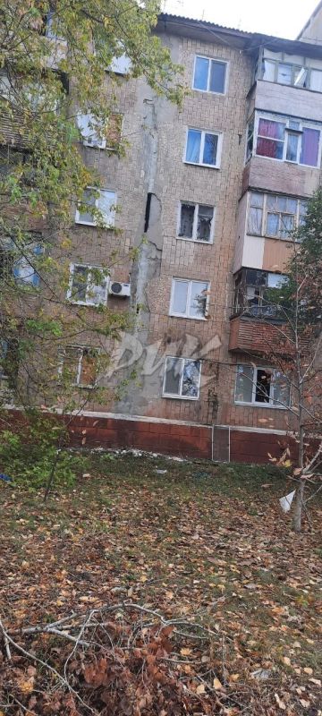 Иван Приходько: Последствия артобстрела центра Горловки со стороны украинских террористов Иван Приходько: Последствия артобстрела центра Горловки со стороны украинских террористов