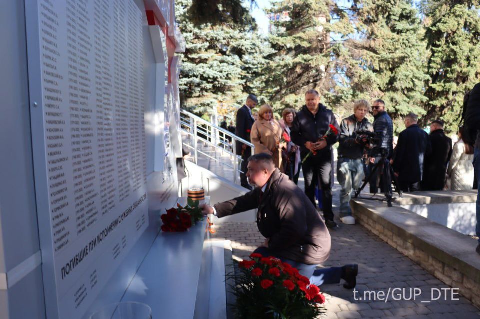 ГОРДИМСЯ ПО ПРАВУ: ПО СЛУЧАЮ 10-ЛЕТИЯ «ДОНБАССТЕПЛОЭНЕРГО» СОСТОЯЛОСЬ ОТКРЫТИЕ ДОСКИ ПОЧЕТА ПРЕДПРИЯТИЯ ГОРДИМСЯ ПО ПРАВУ: ПО СЛУЧАЮ 10-ЛЕТИЯ «ДОНБАССТЕПЛОЭНЕРГО» СОСТОЯЛОСЬ ОТКРЫТИЕ ДОСКИ ПОЧЕТА ПРЕДПРИЯТИЯ