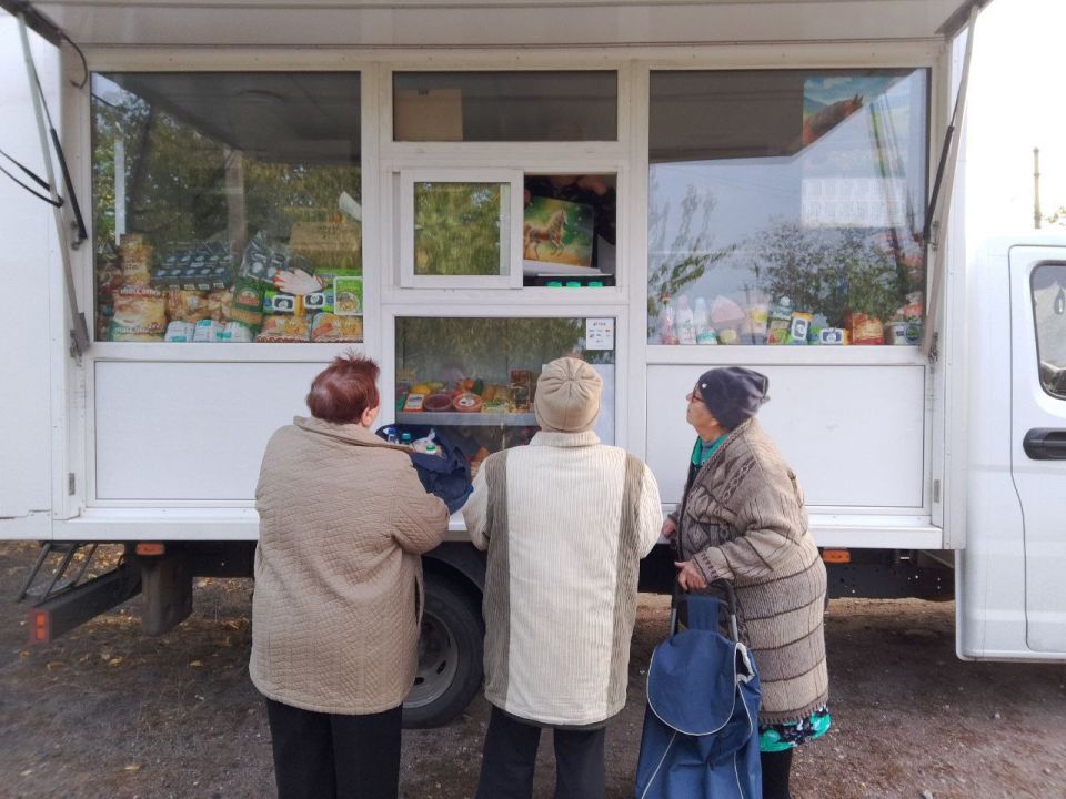 С 11 по 15 октября 2025 года осуществлена выездная торговля с использованием автомагазинов в населенных пунктах городских округов Донецк, Горловка, Мариуполь, на территории г. Авдеевка, также Волновахского, Володарского... С 11 по 15 октября 2025 года осуществлена выездная торговля с использованием автомагазинов в населенных пунктах городских округов Донецк, Горловка, Мариуполь, на территории г. Авдеевка, также Волновахского, Володарского...