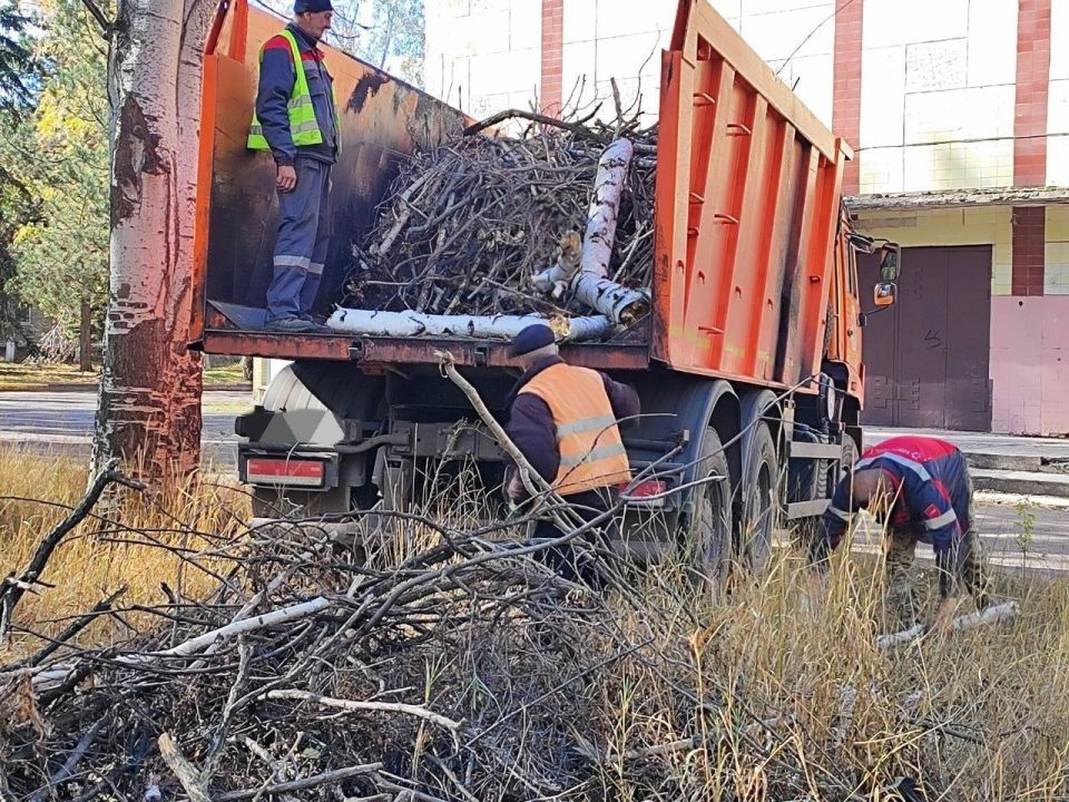 Роман Конев: Активисты «Единой России» благоустраивают свой район в рамках проекта «Городская среда»