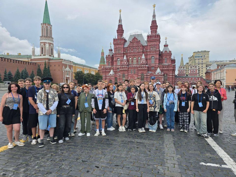 Денис Пушилин: Более 3200 детей из ДНР в этом году побывали на экскурсиях в городах нашей Родины в рамках Всероссийской программы «Культурная карта 4+85»