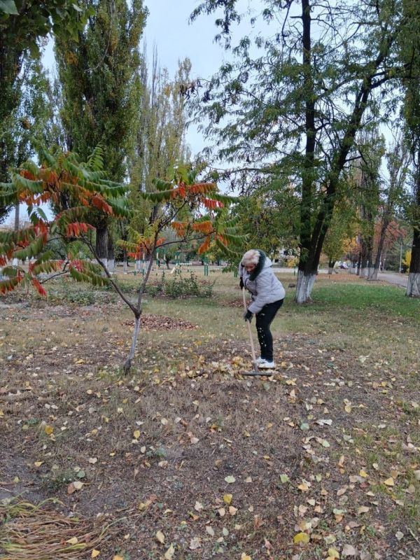 Роман Конев: Активисты «Единой России» благоустраивают свой район в рамках проекта «Городская среда» Роман Конев: Активисты «Единой России» благоустраивают свой район в рамках проекта «Городская среда»