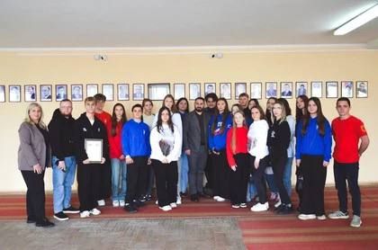 Врио министра молодежной политики ДНР Денис Шимановский посетил Горловку и обсудил с молодежью создание новой точки притяжения