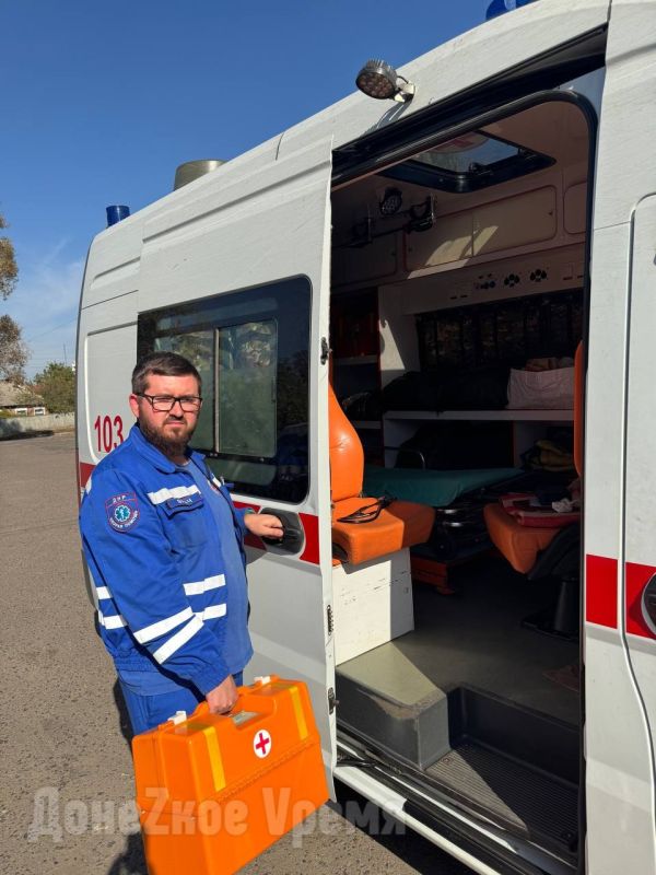 Врач скорой помощи Горловки Дмитрий Нюджин: “Те, кто не ушел, остаются здесь на десятилетия” Врач скорой помощи Горловки Дмитрий Нюджин: “Те, кто не ушел, остаются здесь на десятилетия”