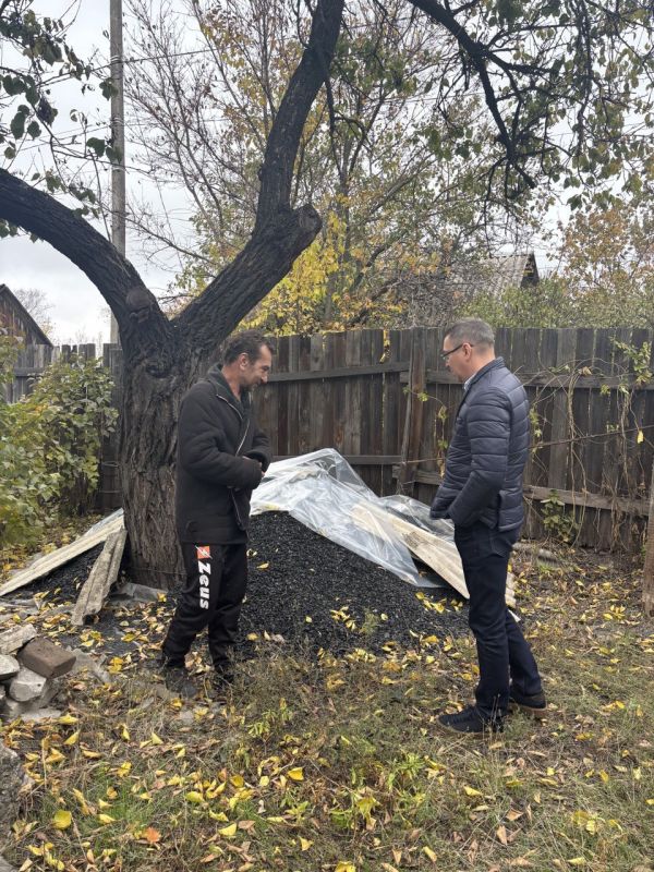 Роман Конев: В преддверии отопительного сезона оказал содействие в приобретении угля на зиму Роман Конев: В преддверии отопительного сезона оказал содействие в приобретении угля на зиму