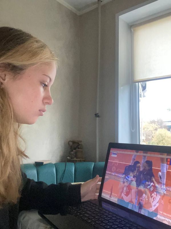 Роман Конев: 18 октября 2025 года в рамках реализации федерального партийного проекта «Детский спорт» партии «Единая Россия» депутат Горловского городского совета первого созыва Донецкой Народной Республики Дмитрий Корона... Роман Конев: 18 октября 2025 года в рамках реализации федерального партийного проекта «Детский спорт» партии «Единая Россия» депутат Горловского городского совета первого созыва Донецкой Народной Республики Дмитрий Корона...