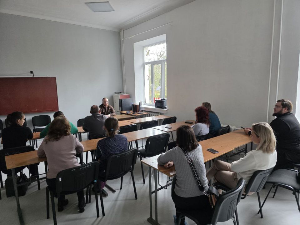 Председатель Общественного совета Горловки архимандрит Агафодор (Поляков) посетил встречу с населением депутата Горловского городского совета Даниила Карабаева