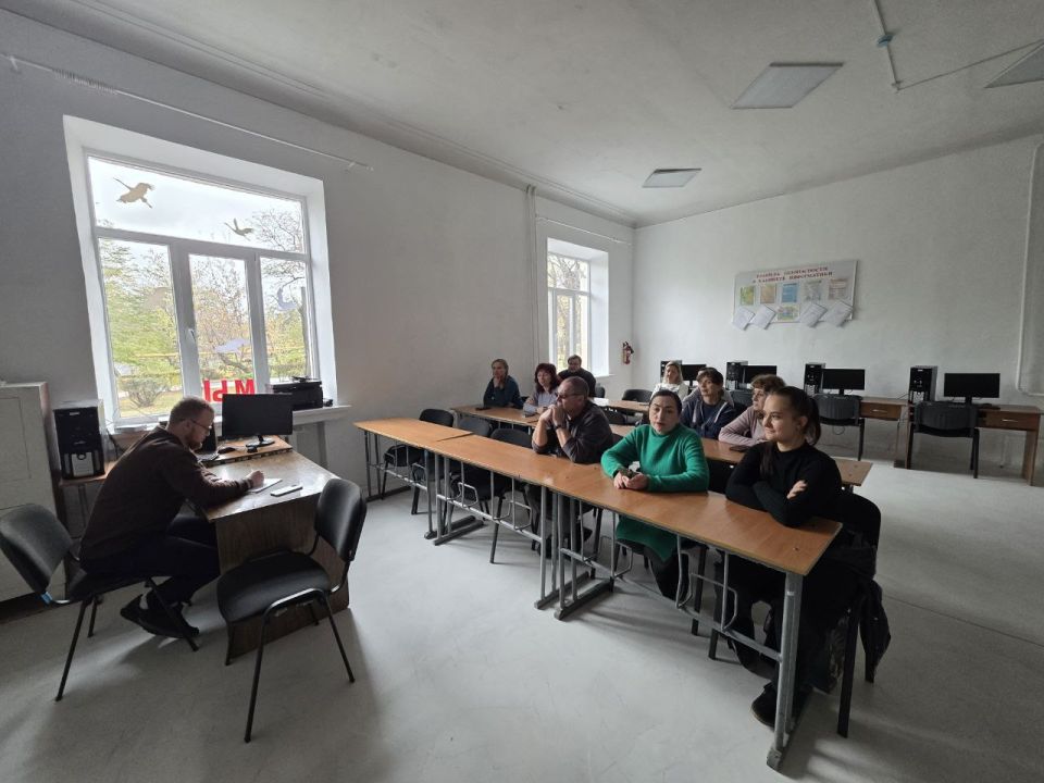 Председатель Общественного совета Горловки архимандрит Агафодор (Поляков) посетил встречу с населением депутата Горловского городского совета Даниила Карабаева Председатель Общественного совета Горловки архимандрит Агафодор (Поляков) посетил встречу с населением депутата Горловского городского совета Даниила Карабаева