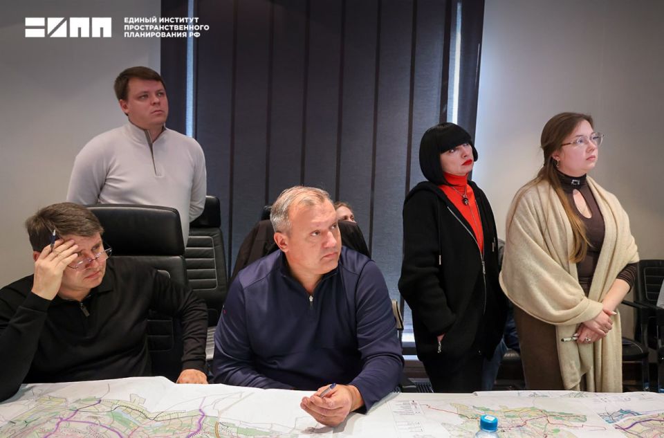 Развитие транспортного каркаса Донецко-Макеевской агломерации обсудили на встрече с администрацией ДНР Развитие транспортного каркаса Донецко-Макеевской агломерации обсудили на встрече с администрацией ДНР