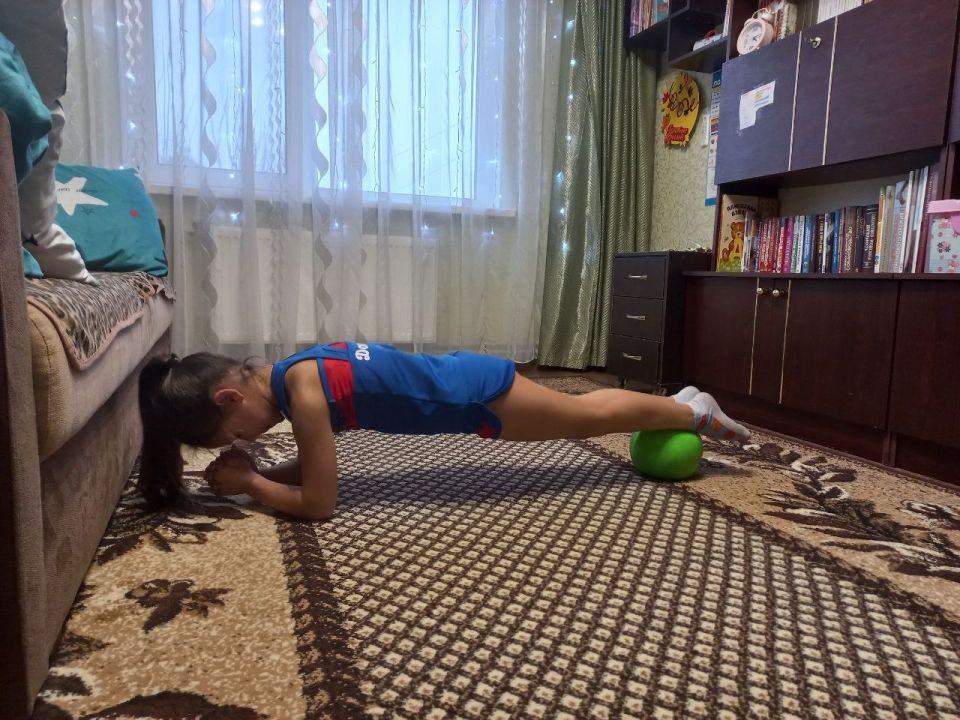 Иван Приходько: В Горловке реализуется партийный проект Единой России «Детский спорт» Иван Приходько: В Горловке реализуется партийный проект Единой России «Детский спорт»