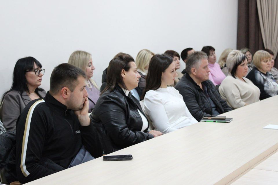 Председатель и заместитель председателя Общественного совета посетили встречу с предпринимателями города, проведённую в рамках партийного проекта «Предпринимательство» Председатель и заместитель председателя Общественного совета посетили встречу с предпринимателями города, проведённую в рамках партийного проекта «Предпринимательство»