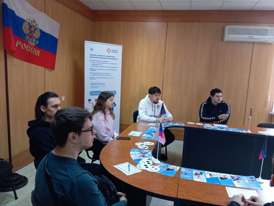 Иван Приходько: В Горловке состоялось мероприятие в рамках партийного проекта Единой России «Моя карьера с Единой Россией» Иван Приходько: В Горловке состоялось мероприятие в рамках партийного проекта Единой России «Моя карьера с Единой Россией»