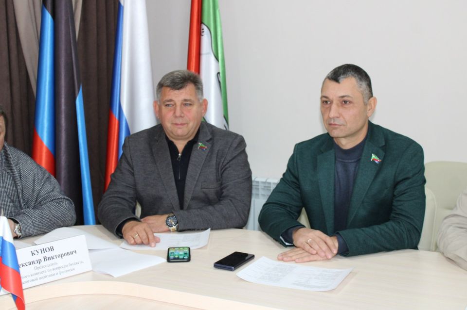 Роман Конев: 23 октября 2025 года состоялось совместное заседание постоянных комитетов по вопросам бюджета, налоговой политики и финансам, местного самоуправления и правоохранительной деятельности, регламента и деловой... Роман Конев: 23 октября 2025 года состоялось совместное заседание постоянных комитетов по вопросам бюджета, налоговой политики и финансам, местного самоуправления и правоохранительной деятельности, регламента и деловой...