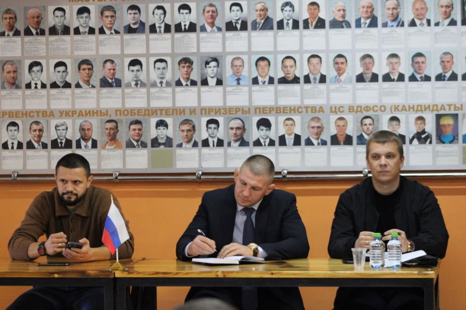 В Горловке состоялась встреча депутата Народного совета ДНР со спортивной общественностью В Горловке состоялась встреча депутата Народного совета ДНР со спортивной общественностью