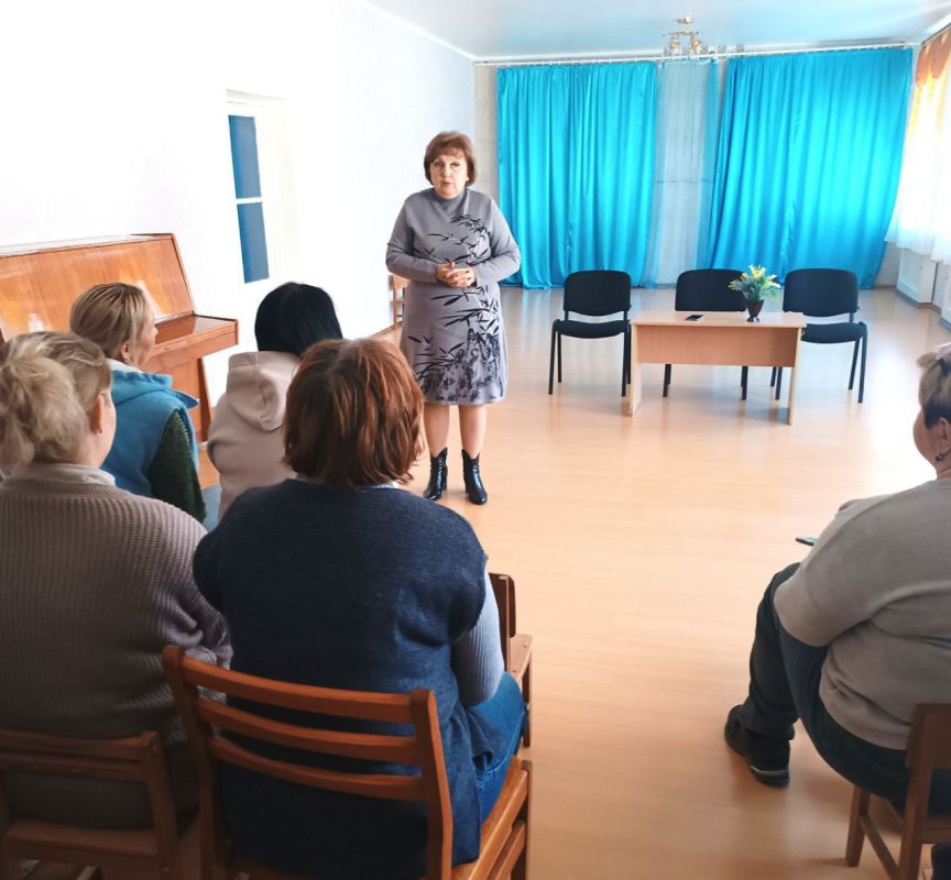 Состоялась встреча начальника Управления образования администрации городского округа Горловка с сотрудниками ДОУ Состоялась встреча начальника Управления образования администрации городского округа Горловка с сотрудниками ДОУ