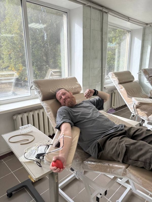 Более 6 литров цельной крови сдали доноры в рамках Недели донорской крови, приуроченной к празднику Покрова Пресвятой Богородицы, которую проводил социальный отдел епархии Более 6 литров цельной крови сдали доноры в рамках Недели донорской крови, приуроченной к празднику Покрова Пресвятой Богородицы, которую проводил социальный отдел епархии