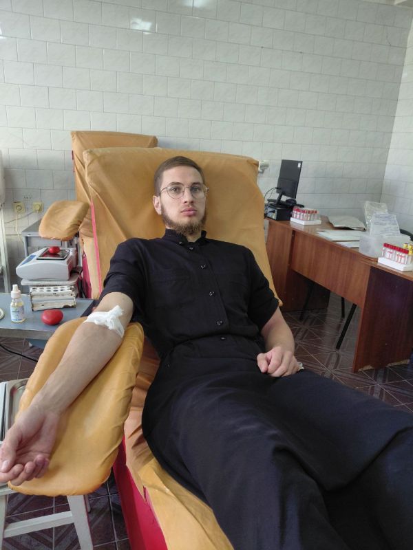 Более 6 литров цельной крови сдали доноры в рамках Недели донорской крови, приуроченной к празднику Покрова Пресвятой Богородицы, которую проводил социальный отдел епархии Более 6 литров цельной крови сдали доноры в рамках Недели донорской крови, приуроченной к празднику Покрова Пресвятой Богородицы, которую проводил социальный отдел епархии