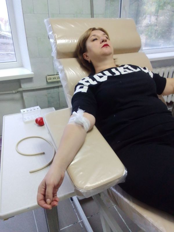 Более 6 литров цельной крови сдали доноры в рамках Недели донорской крови, приуроченной к празднику Покрова Пресвятой Богородицы, которую проводил социальный отдел епархии Более 6 литров цельной крови сдали доноры в рамках Недели донорской крови, приуроченной к празднику Покрова Пресвятой Богородицы, которую проводил социальный отдел епархии