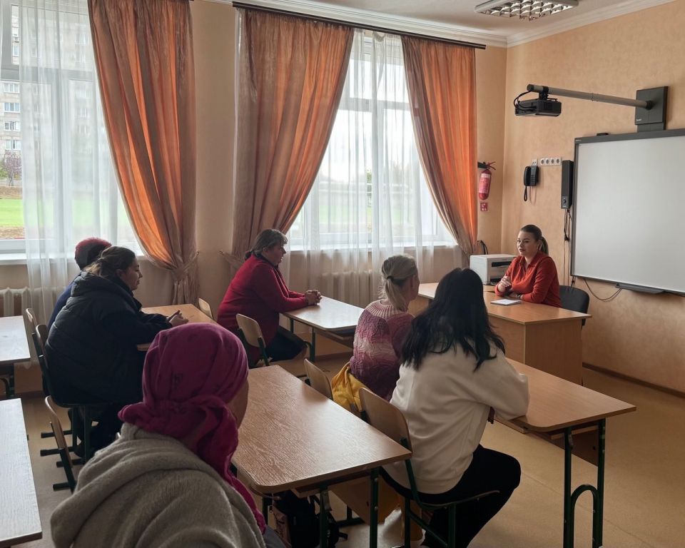 ВСТРЕЧИ С НАСЕЛЕНИЕМ. 22 октября 2025 года депутаты Горловского городского совета от фракции «Единая Россия» – Роман Конев, София Потапова и Сергей Третьяков в рамках исполнения поручения Главы Донецкой Народной Республики... ВСТРЕЧИ С НАСЕЛЕНИЕМ. 22 октября 2025 года депутаты Горловского городского совета от фракции «Единая Россия» – Роман Конев, София Потапова и Сергей Третьяков в рамках исполнения поручения Главы Донецкой Народной Республики...