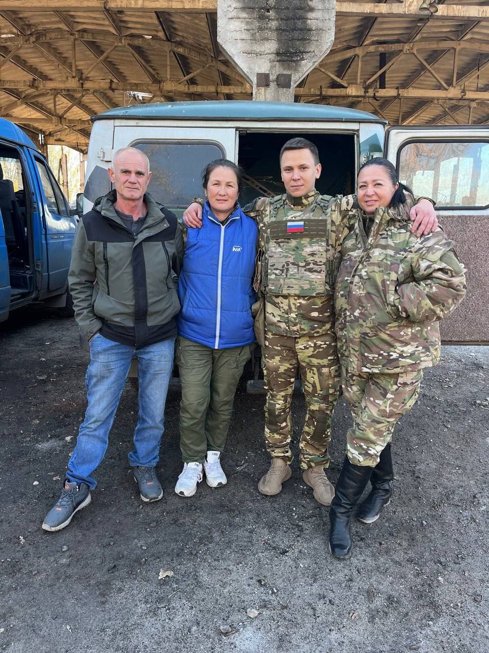 Отвезли адресные гуманитарные посылки бойцам в Горловку Отвезли адресные гуманитарные посылки бойцам в Горловку