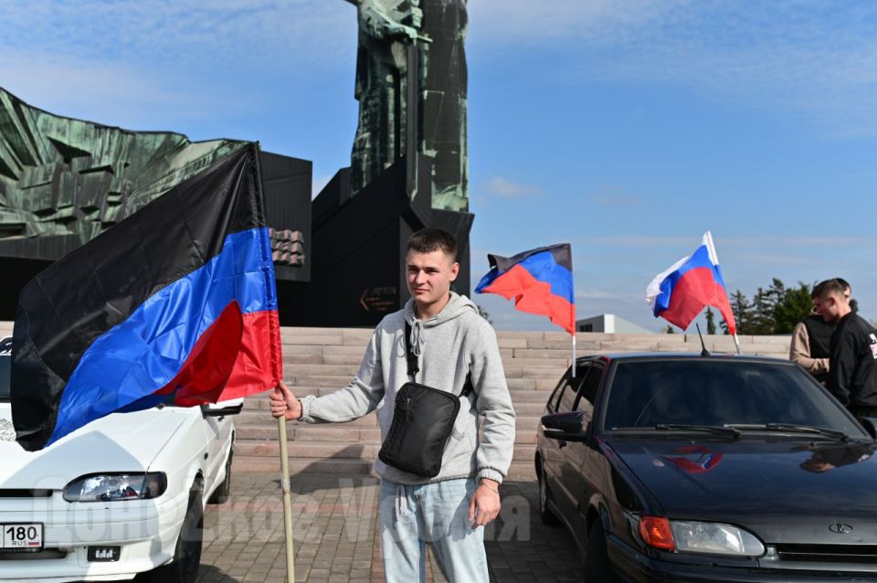 Открыто для всех водителей: в ДНР прошел автопробег по полностью восстановленному Ясиноватскому шоссе Открыто для всех водителей: в ДНР прошел автопробег по полностью восстановленному Ясиноватскому шоссе
