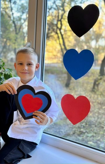 В Калининском внутригородском районе Горловки прошла творческая эстафета ко Дню флага Донецкой Народной Республики В Калининском внутригородском районе Горловки прошла творческая эстафета ко Дню флага Донецкой Народной Республики