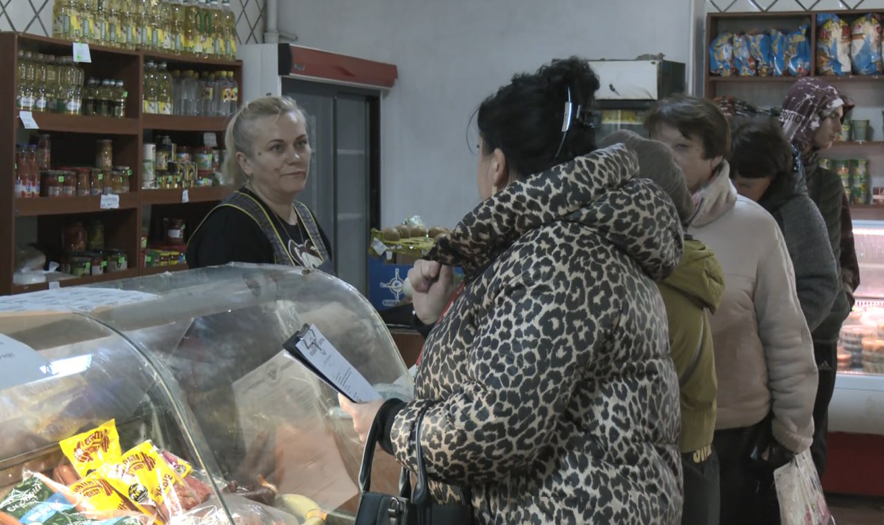 Иван Приходько: Активисты Народного контроля осуществили проверку ряда магазинов в Калининском районе Горловки Иван Приходько: Активисты Народного контроля осуществили проверку ряда магазинов в Калининском районе Горловки